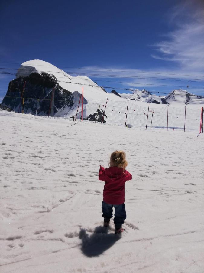 Emelie Zermatt 4**** Apartment Luaran gambar