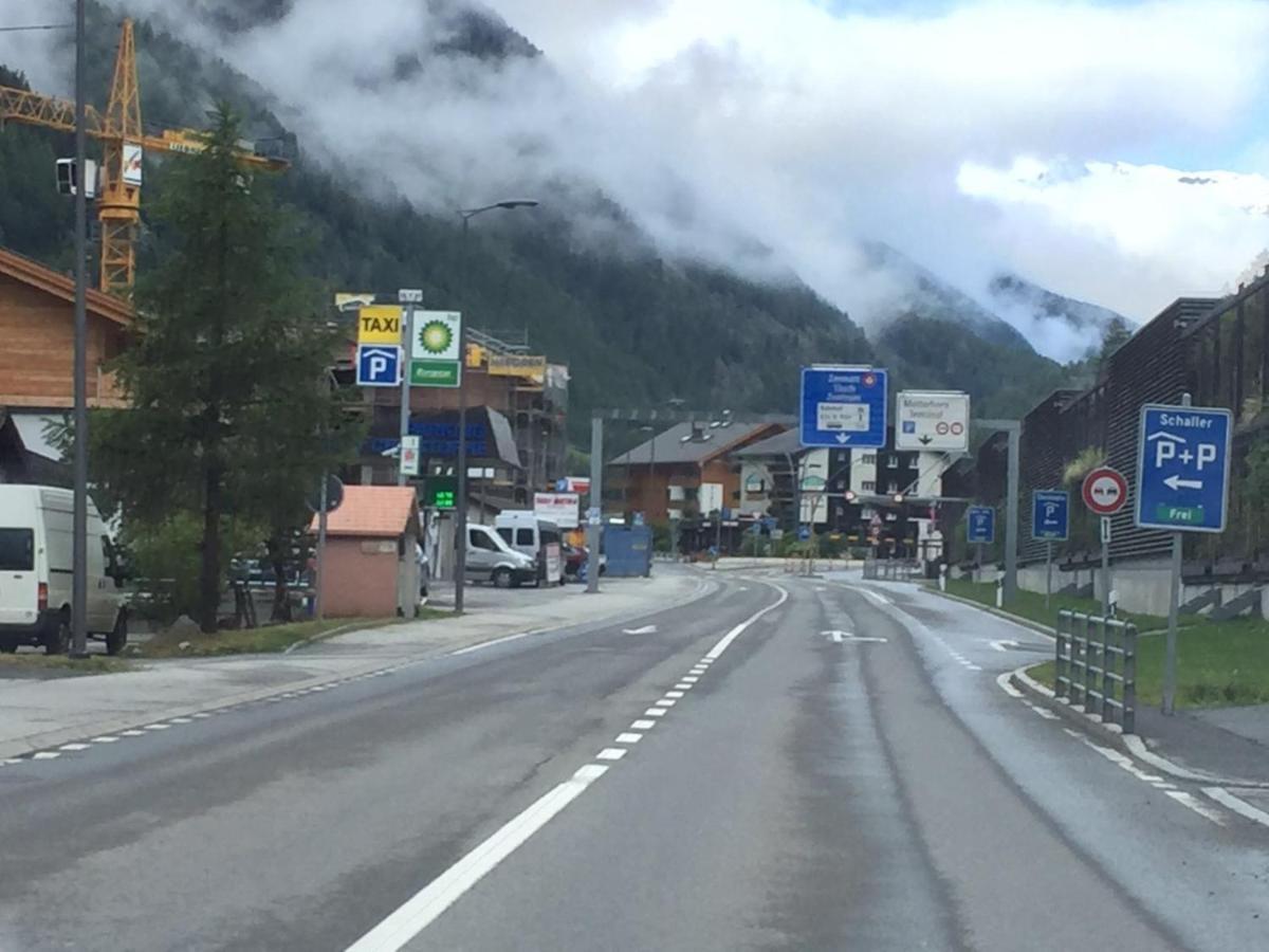Emelie Zermatt 4**** Apartment Luaran gambar
